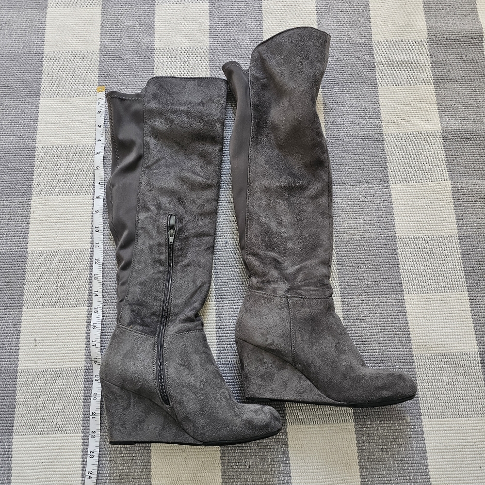 Chinese Laundry Gray Faux Suede Knee-High Wedge Boots Sz 9